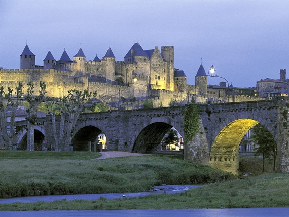 قلعة كاركاسون ليلا