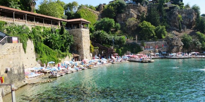 السياحة في أعماق بحار تركيا عبر الغواصة البحرية السياحية
