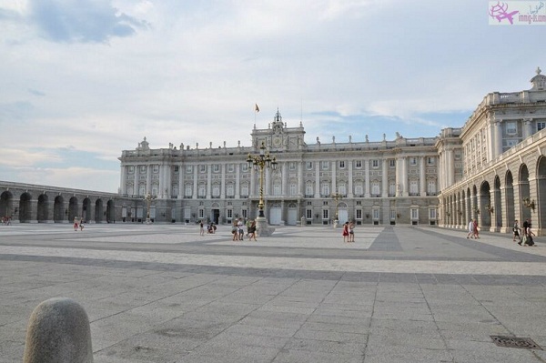 القصر الملكي اسبانيا
