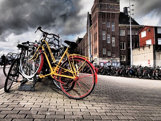 التنقل عبر الدراجات في أمستردام