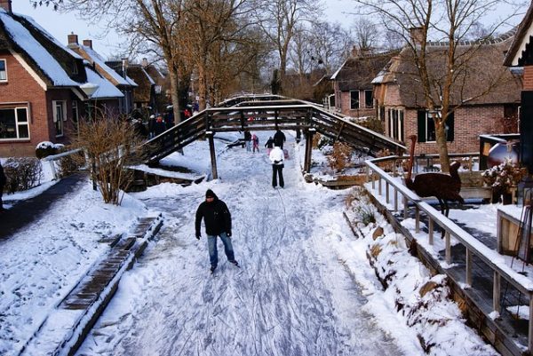 قرية جيثورن الهولندية في الشتاء