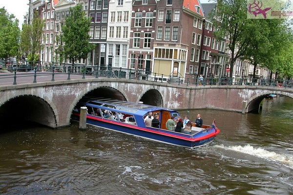 قنوات أمستردام هولندا
