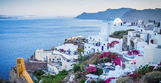 السياحة في سانتوريني أشهر جزر اليونان والأجمل في العالم