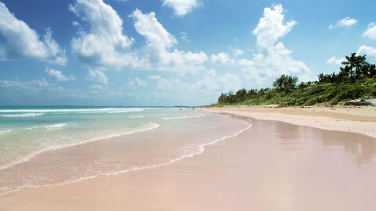 شاطئ ثري سيسترز أحد شواطئ جزر البهاما