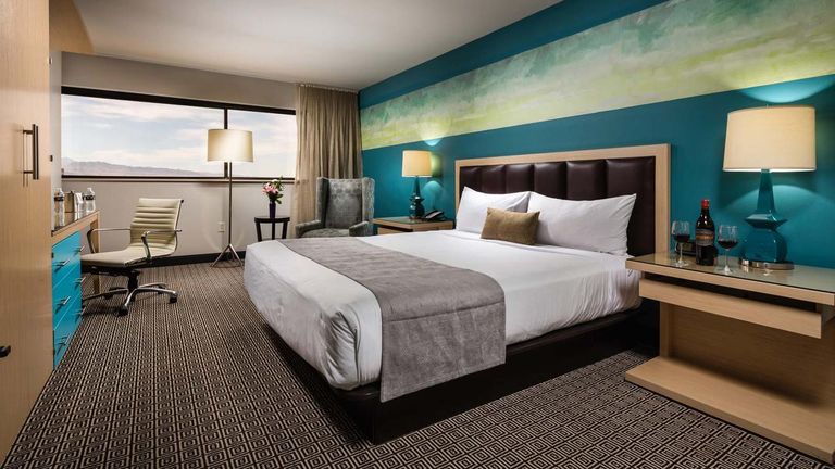 فندق وكازينو داون تاون جراند أحد أفضل الفنادق في لاس فيجاس
