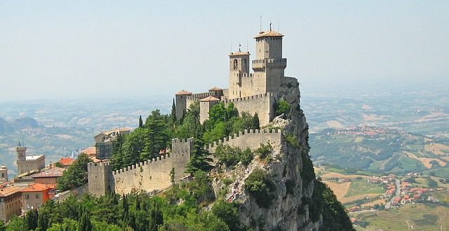 سان مارينو San Marino بشبه الجزيرة الإيطالية