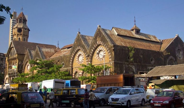 كهوف إليفانتا أحد أماكن السياحة في مومباي