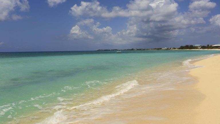 شاطئ quot;Playa Chouchou Bayquot; أحد أماكن السياحة في هايتي