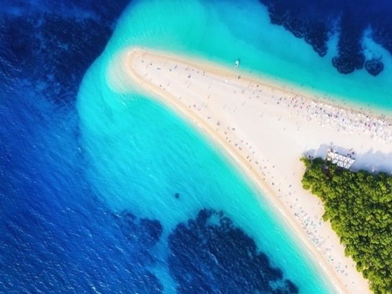 جزيرة براك أحد أماكن السياحة في كرواتيا