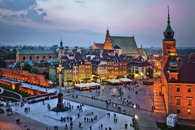 وارسو أحد أماكن السياحة في بولندا