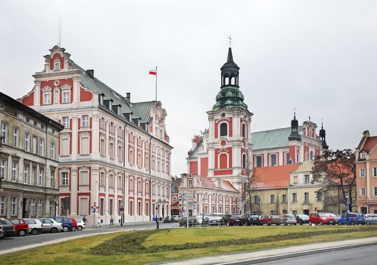 بوزنان أحد أماكن السياحة في بولندا