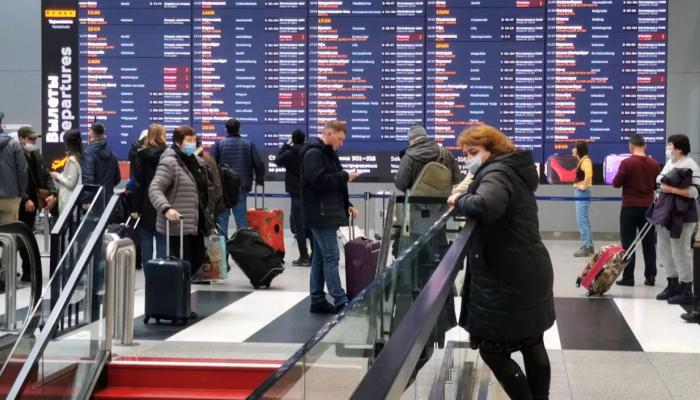إضراب يتسبب في إلغاء أكثر من 200 رحلة طيران في إيطاليا.. لماذا؟