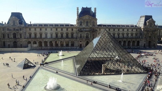 متحف اللوفر باريس