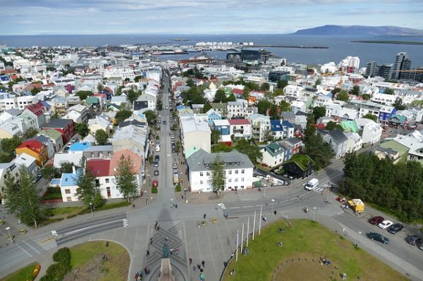 الهجرة الى ايسلندا عن طريق الزواج وما قد يترتب عليها