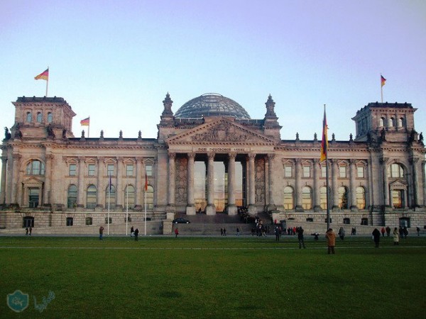 برلمان المانيا يوافق على تشديد اجراءات اللجوء