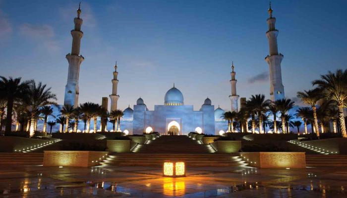 جامع الشيخ زايد الكبير الرابع عالميا بين 25 منطقة جذب للسياح