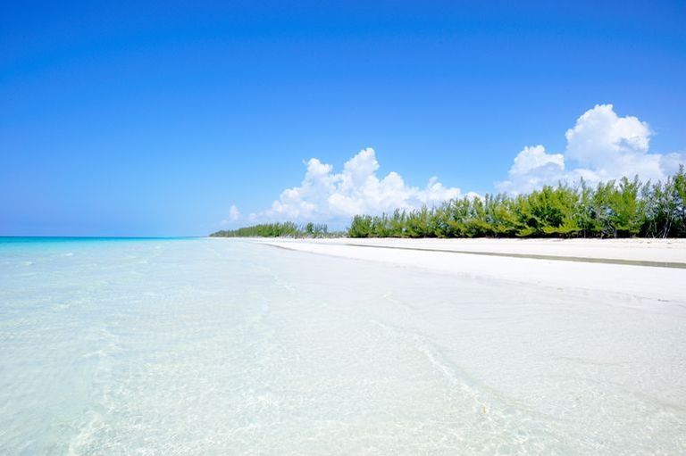 شاطئ جولد روك أحد شواطئ جزر البهاما