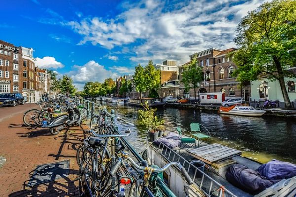 كيفية السفر الى هولندا للعمل والجنسيات العربية المطلوبة بهولندا