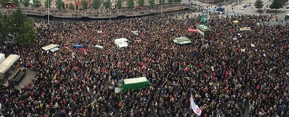 مظاهرات في اوروبا دعماً للاجئين وأخرى رافضة