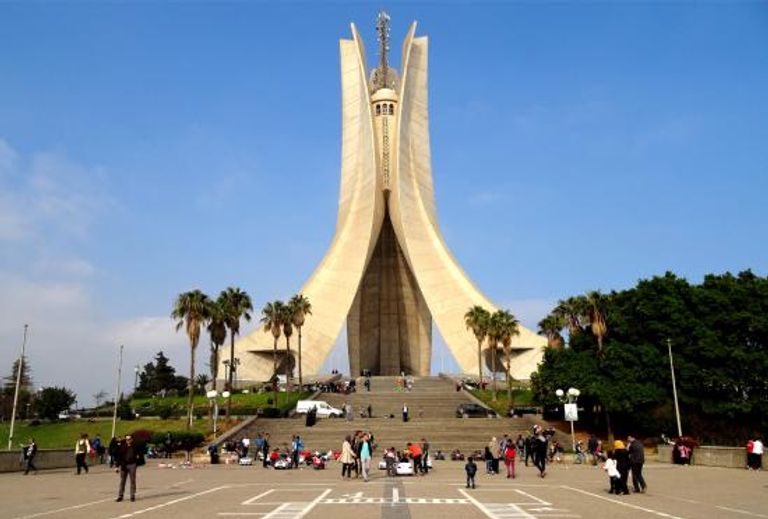نصب الشهداء من أهم أماكن الزيارة في الجزائر