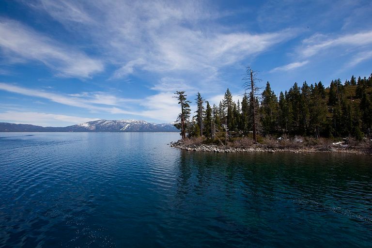 ليك تاهو في الولايات المتحدة من أجمل البحيرات في العالم