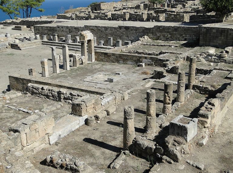 موقع كاميروس الأثري من أهم المعالم السياحية في جزيرة رودس