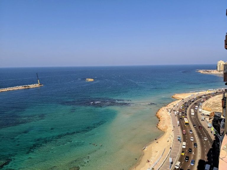 شاطئ أبو هيف من أجمل شواطئ الإسكندرية