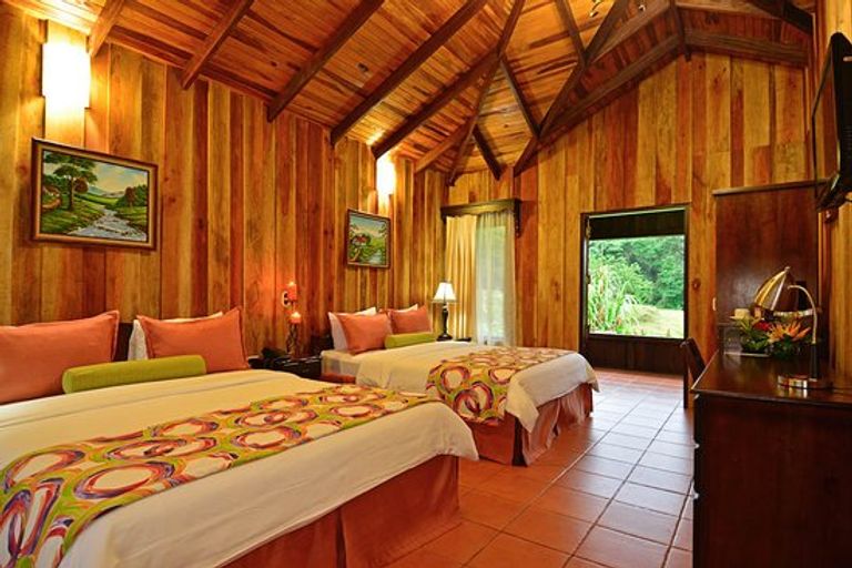 فندقquot;Lomas del Volcánquot; من أبرز الفنادق في كوستاريكا