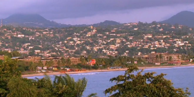 فريتاون عاصمة سيراليون والميناء الرئيسي في المحيط الأطلسي