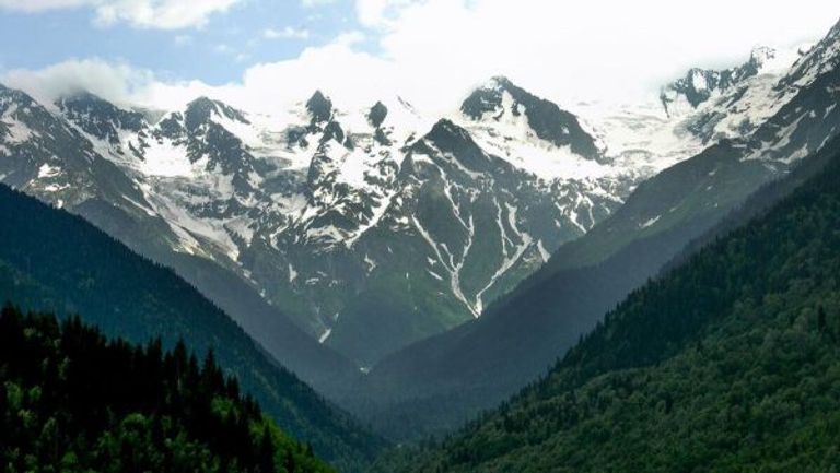 سلسلة جبال القوقاز أحد أعلى جبال في أوراسيا