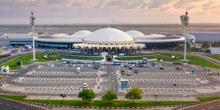 مطار الشارقة في دولة الإمارات