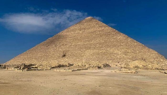 حدث تاريخي في مصر.. رؤية الضلع الجنوبي للهرم الأكبر كاملا لأول مرة منذ عقود