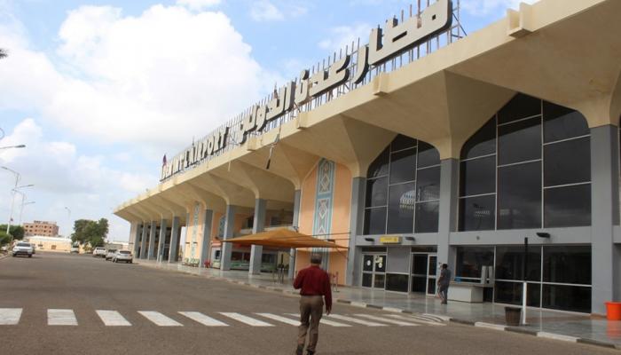 استئناف الملاحة في مطار عدن الدولي بعد “ليلة مُظلمة”