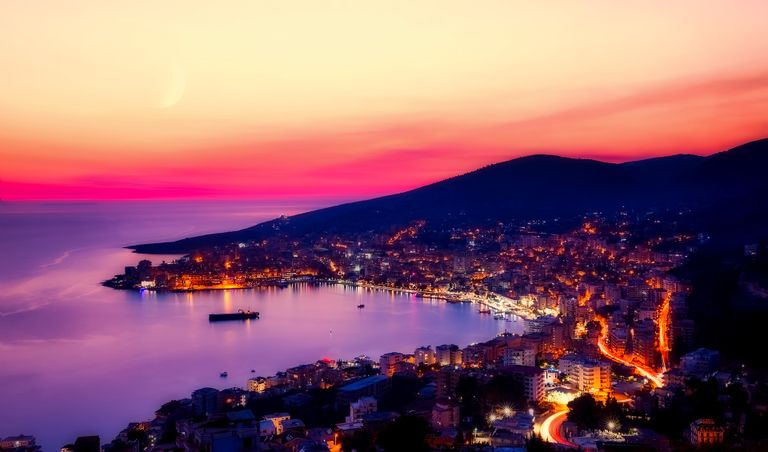 مدينة ساراندي من أفضل الأماكن السياحية في ألبانيا