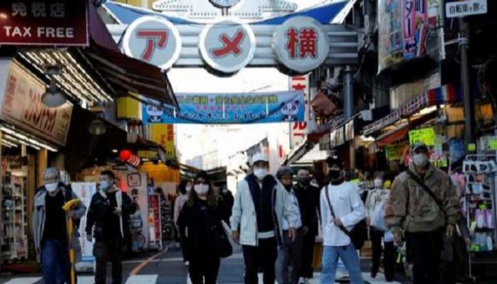 اليابان تمدد قيود دخول الأجانب لمنع تفشي “أوميكرون”