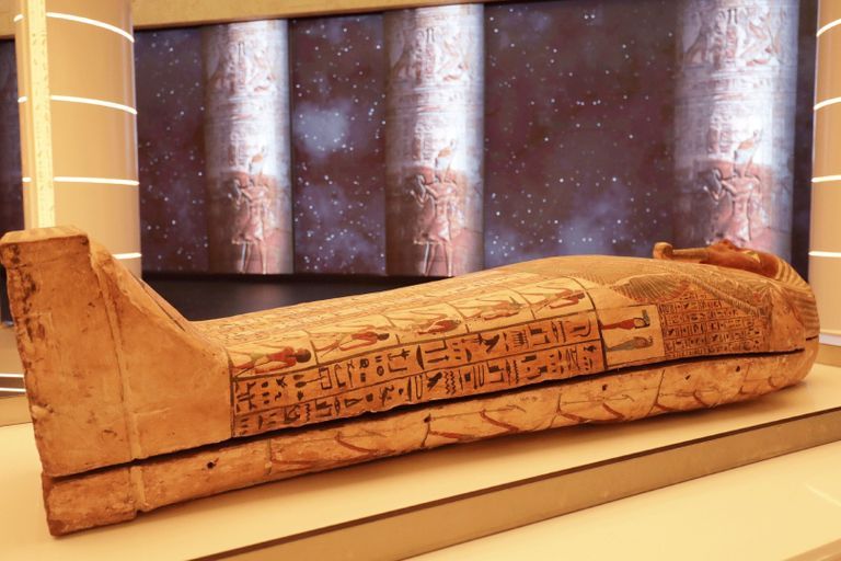 التابوت الفرعوني بالجناح المصري في إكسبو 2020 دبي
