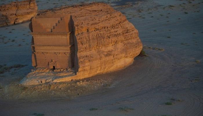 رحلات ترفيهية بالهليكوبتر لأول مرة في السعودية.. “العلا” موطن حضارات