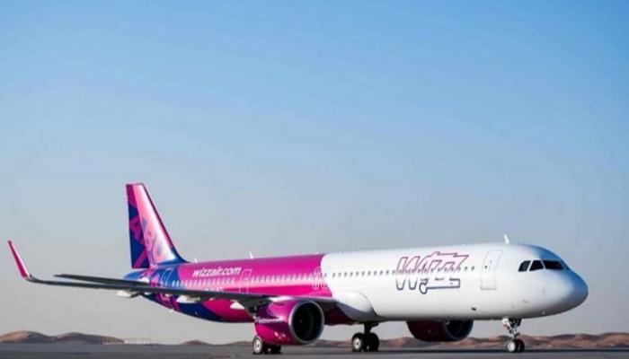مطار مسقط يستقبل أولى رحلات “ويز أير أبوظبي”