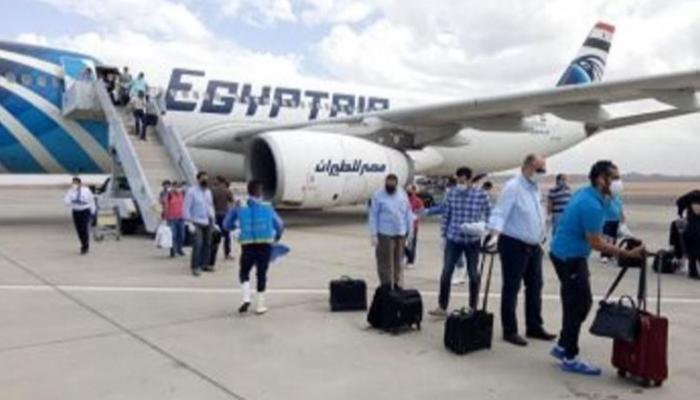 “مصر للطيران” تعلن شروط قبول المسافرين الملقحين