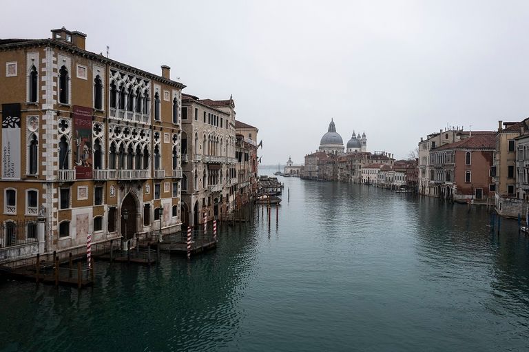 القناة الكبرى من جسر Accademia في البندقية