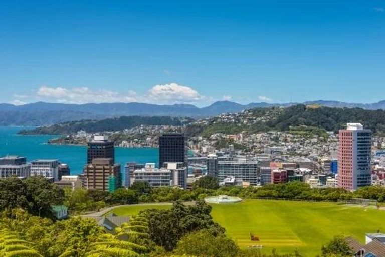أوكلاند اكبر مدن نيوزيلندا السياحية