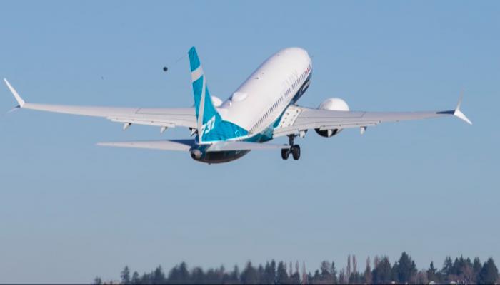 بوينج “737 ماكس” تعود للتحليق في سماء الإمارات مجددا