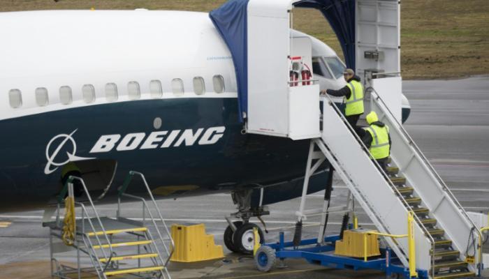 “بوينج” توصي زبائنها بوقف رحلات الطائرة 777
