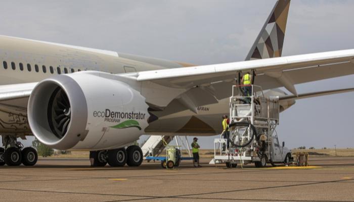 “بوينج” و”الاتحاد للطيران” وWorld Energy تطوّر وقود طائرات مستدام