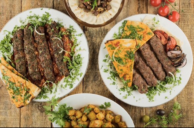 مطعم ومشاوي قصر الضيعة اللبناني بالشارقة