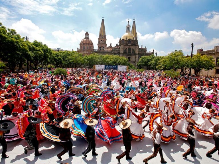 احتفال في مدينة جوادالاخارا، هي ثاني أكبر مدن المكسيك
