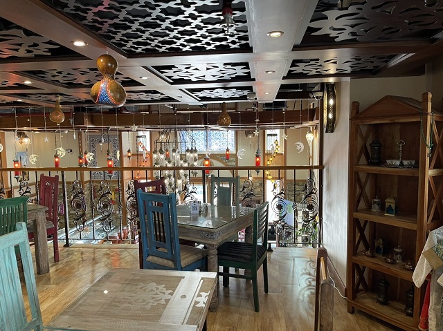 مطعم جونايدن التركي في ابوظبي
