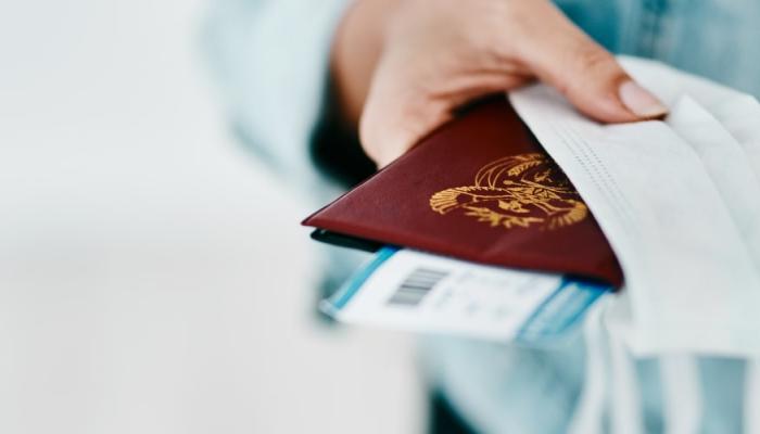 السفر في زمن كورونا.. “جواز السفر المناعي” وحده لا يكفي