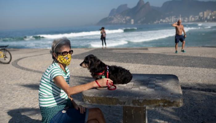 “الكمامات” تعيد فتح المواقع السياحية بريو دي جانيرو