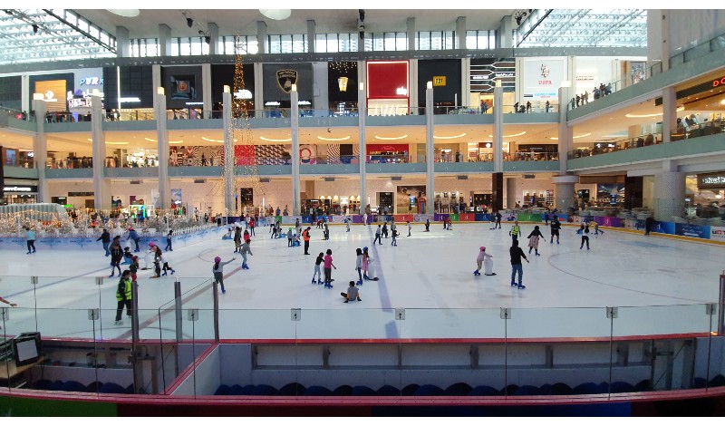 حلبة دبي للتزلج على الجليد: أهم الأنشطة، اسعار التذاكر، والمزيد!